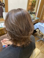 エクリ 麻布十番(equri)&nbsp;30,40代の大人女性へオススメ！トップふんわりレイヤーボブ