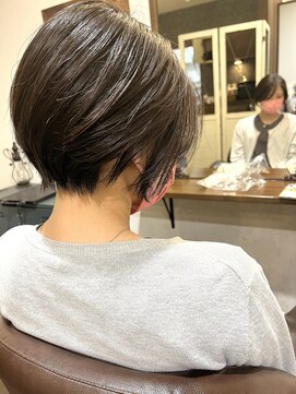 ヘアストーリー リズム(hair story r ism) 頭と首をキレイに魅せる、前下がりショート♪30代40代50代