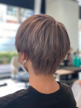 アッシュ 南行徳店(Ash) ホワイトミルクティーベージュ