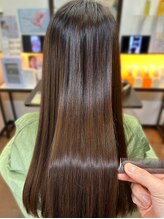 ヘアーメイク クーラ 行橋店(Hair make CURA)