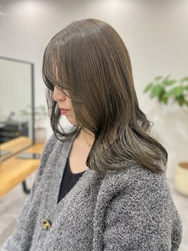 ローブ(L’AUBE) オリーブベージュイルミナカラーダブルカラーレイヤーカット岡崎