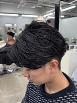 エデアンルクラ 下通(EDEAN Leclat)&nbsp;熊本メンズパーマ ニュアンス フェザー センターパート 韓国ヘア