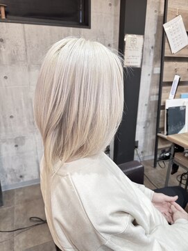 アリア トータルビューティー(Aria total beauty) ホワイトカラー