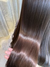 ダメージとクセを同時にケアする革新的なアプローチ