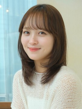 ザック ヴィ(ZACC vie) ミディアムレイヤー/ハッシュカット/オリーブカラー