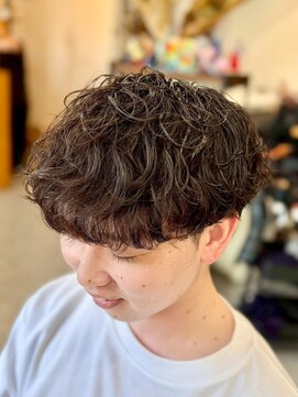 フゥ 宇都宮戸祭(FeU) 宇都宮メンズカットメンズパーマ波巻きスパイラルパーマツイスパ