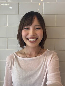 フォークロア(Folklore) 丸くならない大人っぽいボブ