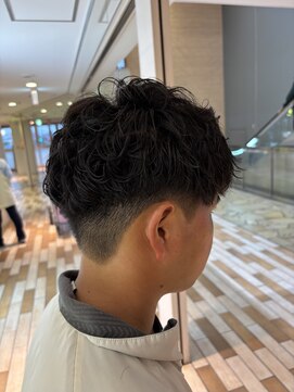 ケンジ 平塚 アネッタ(KENJE annetta) 刈り上げマッシュ　パーマスタイル
