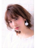 グラデーションカラー＆小顔ダブルバングのワンサイドショート