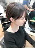 アッシュブラウン丸み耳掛けマッシュショート