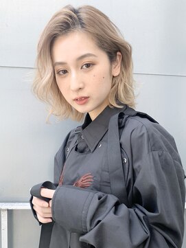 アイティー バイ アルバム 中野店(IT by ALBUM) 耳掛け波ウェーブ_ショートパーマホワイトアッシュ_28180