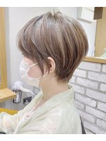 アヴァロン(AVALON) 白髪ぼかしハイライト×横顔美人ショート