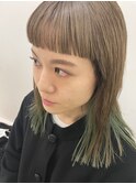 ぱっつん前髪×インナーカラー