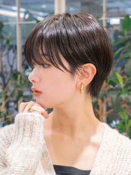 サーカス バイ ビュートリアム 青山(CIRCUS by BEAUTRIUM) マッシュショート20代30代40代大人可愛い暗髪うる艶髪青山表参道
