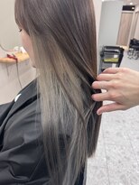 シカ 神戸三宮元町店(Cica)&nbsp;インナー イヤリングカラー ブリーチ 透明感 三宮 元町