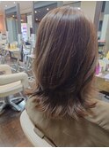 ミディアムレイヤー×柔らかベージュ