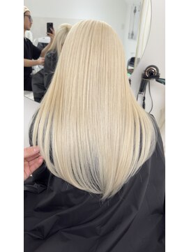 ナナ(NANA) ホワイト・ブロンド・ベージュ・ダブルカラー・ケアブリーチ