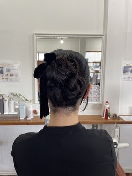 ヘアーアンドメイクアップモパ タイトアレンジ