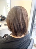 くびれミディアムヘア