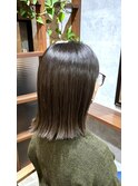 オリーブベージュ
