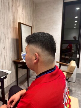 エヌアンドエー 杉戸高野台店(N&A) まわりと差をつける◎男らしいフェードスタイル/刈り上げ