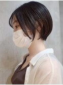 横浜西口レイヤーボブショコラベージュ丸みショートボブ前髪あり