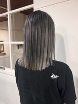 ドライブ(drive)&nbsp;バレイヤージュ　ホワイトグレージュ　ハイライトカラー