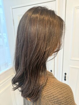 クロエ バイ ラヴィズム 新潟ビルボードプレイス2店(CLOE by LUVISM) グレージュカラー