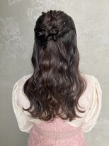 コトナ(kotona)&nbsp;【ハーフアップヘアアレンジ】低めシニヨンタイトシニヨン渋谷