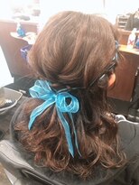 アミューズ(amuse)&nbsp;リボン編みこみアレンジｂｙカットハウスアン