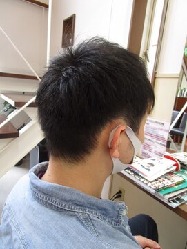 コアフィールフィス(COIFFURE fils) 《見附 今町》メンズ 黒髪 ナチュラルベリーショート