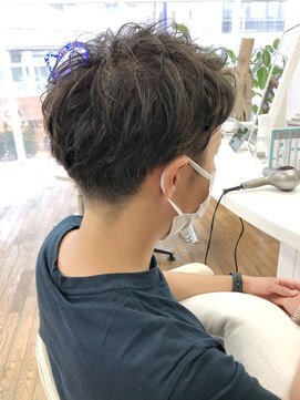 ヘッズ 本八幡店(HEADS) MEN'S HAIR センターパート ツイストスパイラル コンマヘア