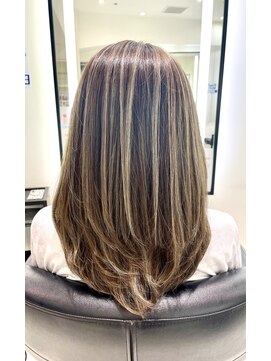 ビューティドレッセヤマノ 池袋パルコ(Beauty Dresse YAMANO) 【白髪ぼかし】ミディアムレイヤー/3Dハイライト