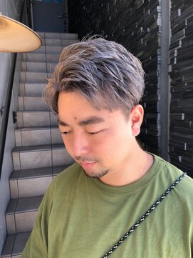 髪質改善ヘアエステ フランネル 経堂(Flannel) シルバーカラー／かきあげショート