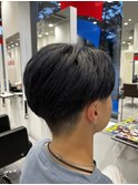 ブルーブラックブリーチアップバング刈り上げショートマッシュ