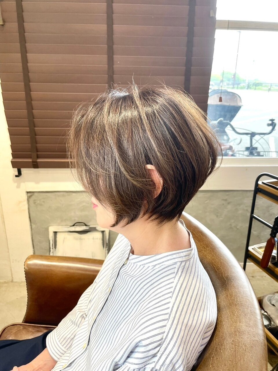 大人可愛いオレンジブラウンひし形ショートボブ20代30代40代