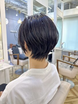 トッカ ヘアアンドトリートメント 難波店 小顔似合わせカット愛されクールショート20代/30代40代50代/難波