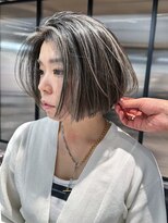 エンドカラードフェザーショート似合わせカット_ba540992