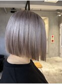 レディース前下りボブ切りっぱなしショートホワイトシルバー