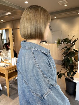 ゼストプラス(ZEST plus) 白髪をぼかせるハイトーンカラー