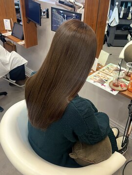 シャルム バイ ルチア(Charme by Luccica) つやつやオリーブベージュ