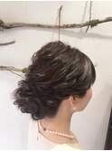ガッツリ下めのルーズシニヨン