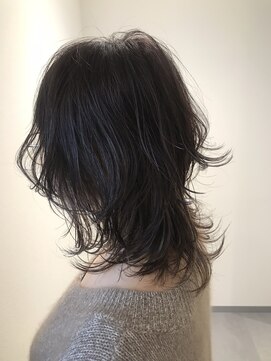 モノクロ(MONOCHRO) 透明感ウルフ