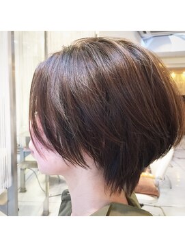 ヌビア 藤が丘(NUBIA) ハンサムショート & グレージュカラー