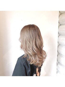 クレエ ヘアー デザイン(creer hair design) ケアブリーチでダブルカラー☆モテ髪ハイトーンベージュ