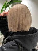 2876ミルクティーブロンドハイトーンカラーボーイッシュ女子ボブ