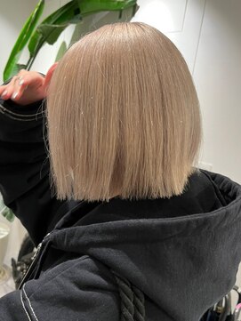 ベレーザ 渋谷(BELEZA) 2876ミルクティーブロンドハイトーンカラーボーイッシュ女子ボブ