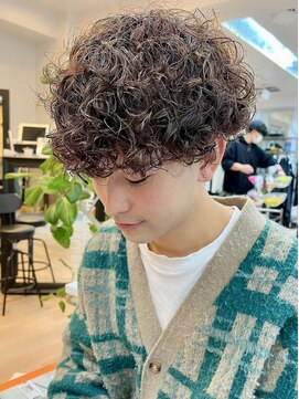 ウェイビーエフティフィフス 横浜西口(WAVEY ft.fifth) プードルパーマスパイラルパーマメンズパーマツイストパーマ眉毛