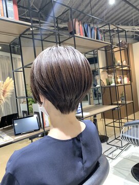 ユリイカビヨウシツ ショート