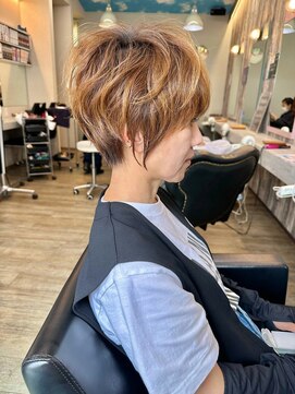 ラフ 立川(Laff) 立川 似合わせカット ゆるふわパーマ ショートカット ベージュ